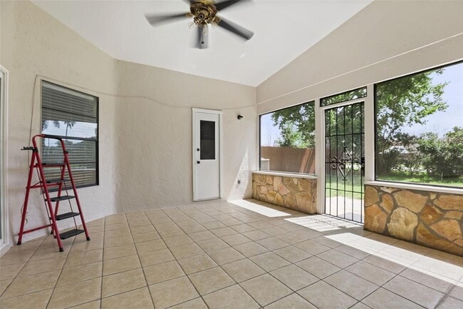 Building Photo - 3075 Woolridge Dr