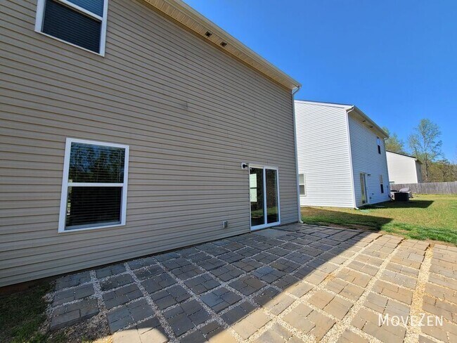 Building Photo - 2736 Yurman Rd