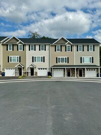 Building Photo - Like New Townhouse for Rent
