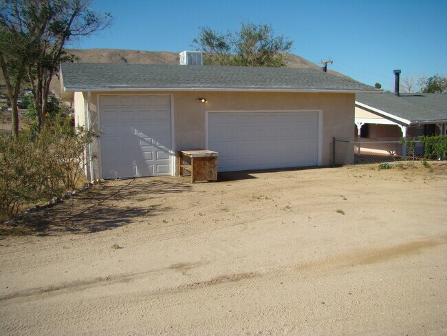 Building Photo - 3 BEDROOM HOME WITH WORKSHOP ON 2 1/2 ACRES