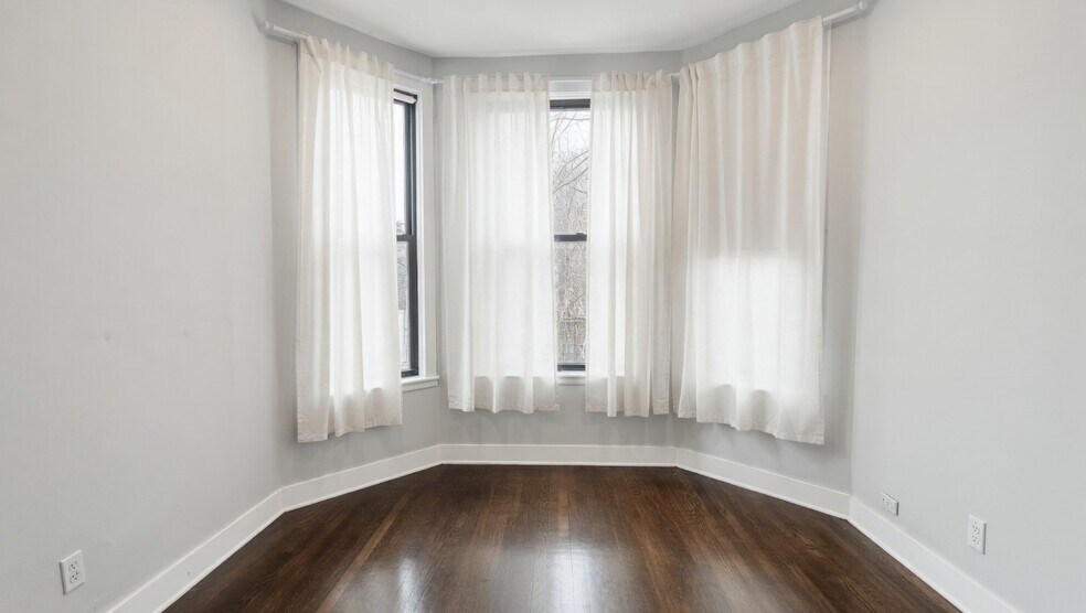 Building Photo - 3420 N Seminary Ave