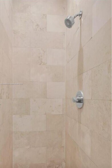 Building Photo - 3047 Day Ave