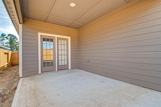 Building Photo - 28065 Irving Dr