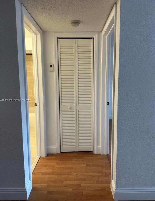 Building Photo - 15570 SW 105th Ln