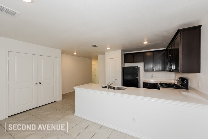 Building Photo - 6021 Determine Ln