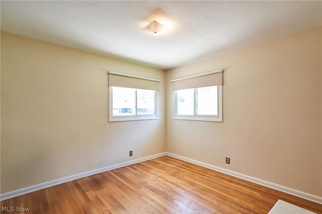 Building Photo - 2620 Mogadore Rd