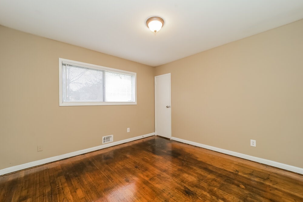 Building Photo - 6237 Continental Cir