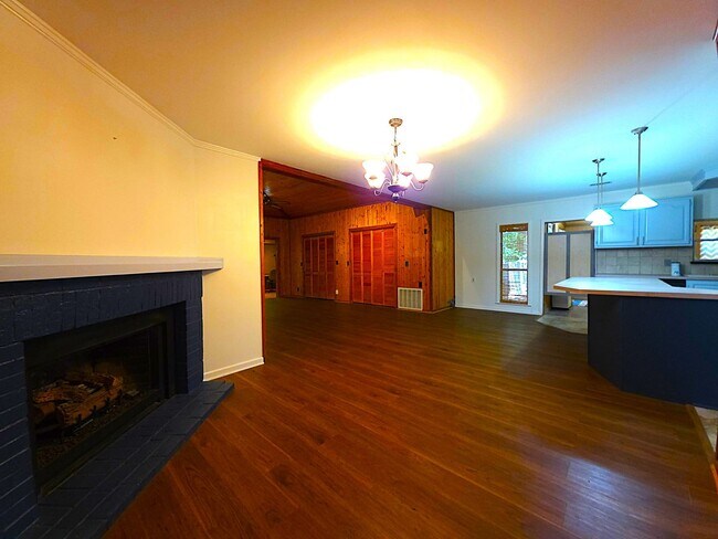 Building Photo - Breathtaking Lake View Retreat with Modern Updates!