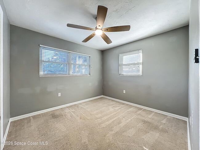 Building Photo - 2140 Emerald Ct