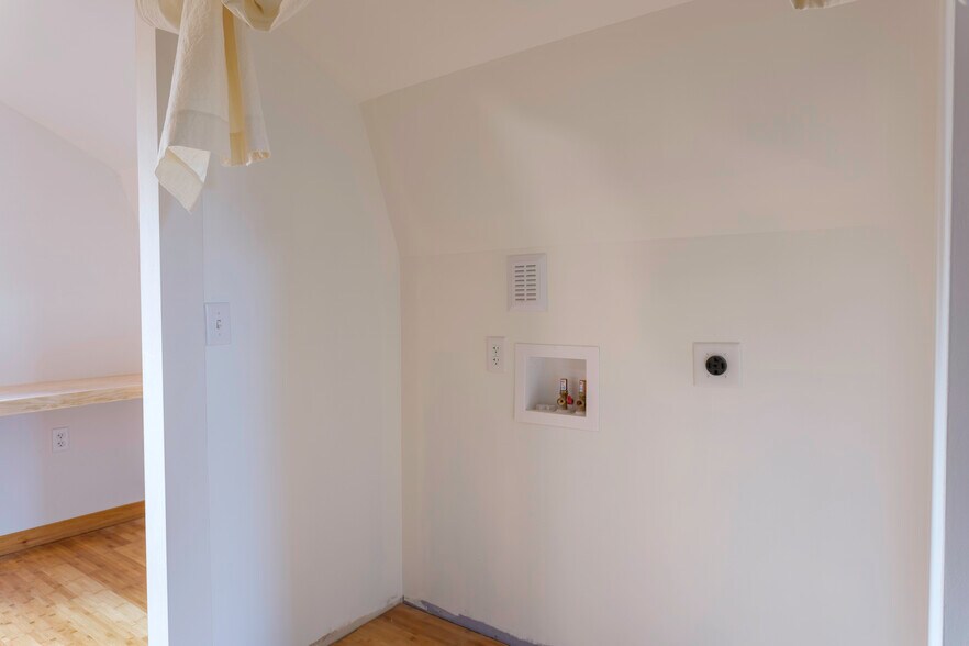In unit washed & dryer will be included - 10 Linden Dr