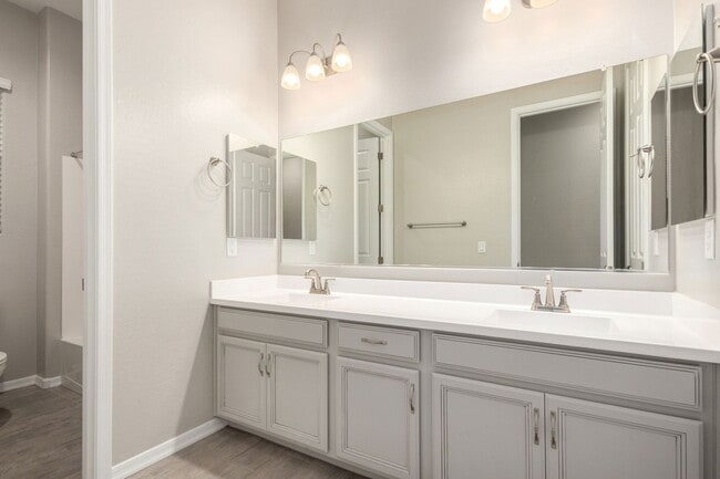 Building Photo - 7747 S 167th Ave