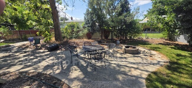 Building Photo - 2713 Dill Dr