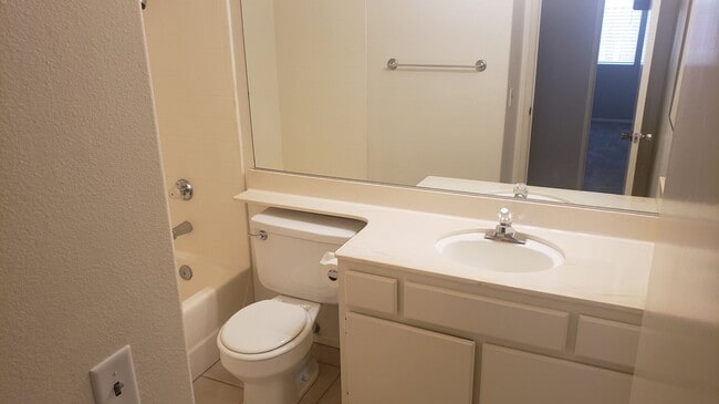 Building Photo - Great Single Story w/ 3 Car Garage