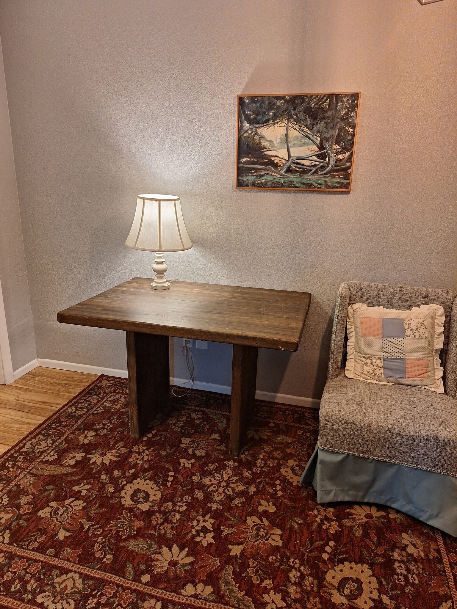 Building Photo - 1917 Oakwood Dr