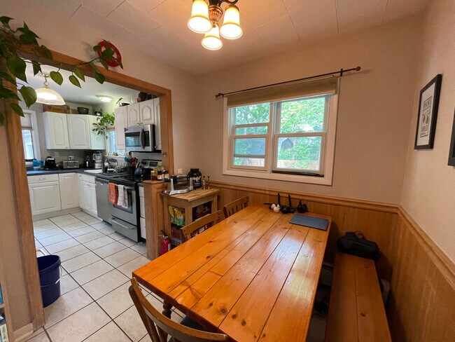 Kitchen - 62 Pine St