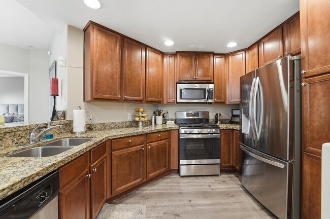 Building Photo - 5450 E Deer Valley Dr