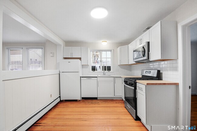 Building Photo - 5 Wood Ct