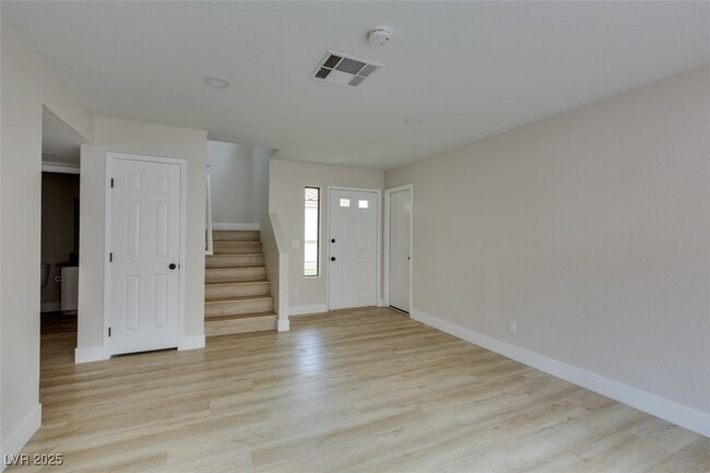 Building Photo - 2337 Chatfield Dr