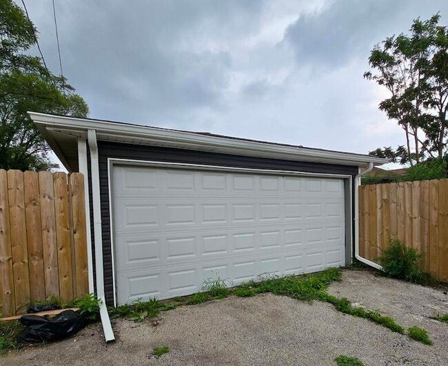 Building Photo - 1379 Roosevelt Pl