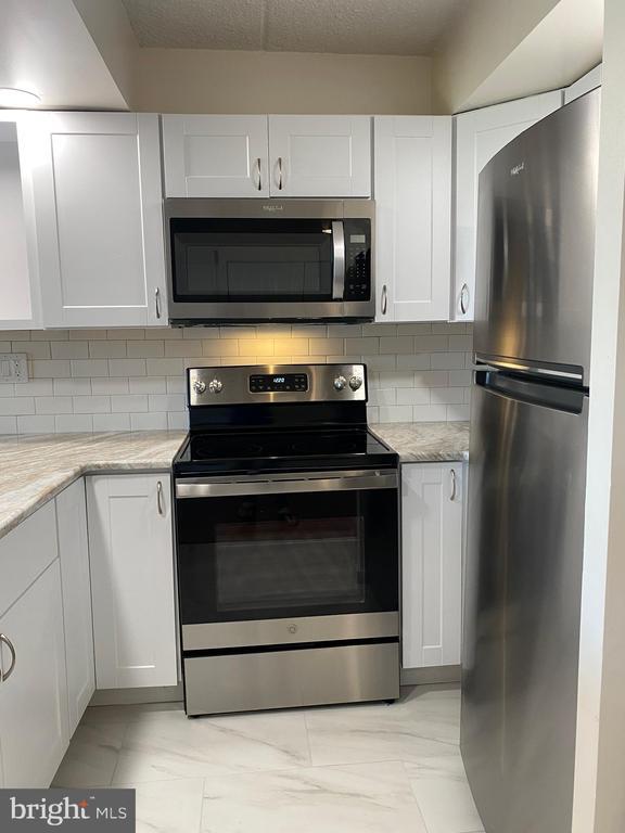 Building Photo - 200 Lombard St