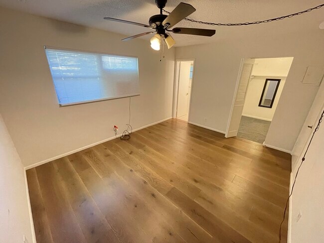 Building Photo - 301 W Ocean Ave