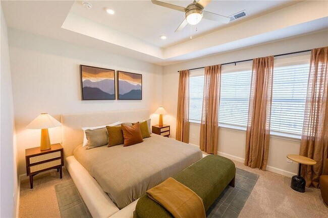 Building Photo - 622 Shallowford Rd