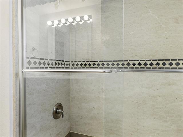 Building Photo - 7022 Kingsbury Dr