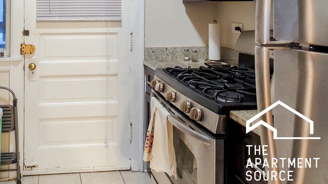 Building Photo - 4500 N Ashland Ave