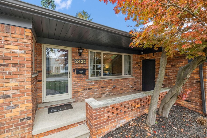 Building Photo - 2432 Hawkins Ave