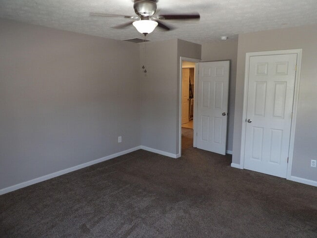 Building Photo - 123 Serena Way
