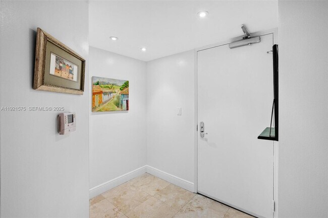 Building Photo - 19900 E Country Club Dr