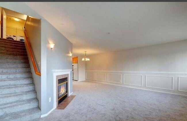 Building Photo - 3 bedroom in Edmonds WA 98026