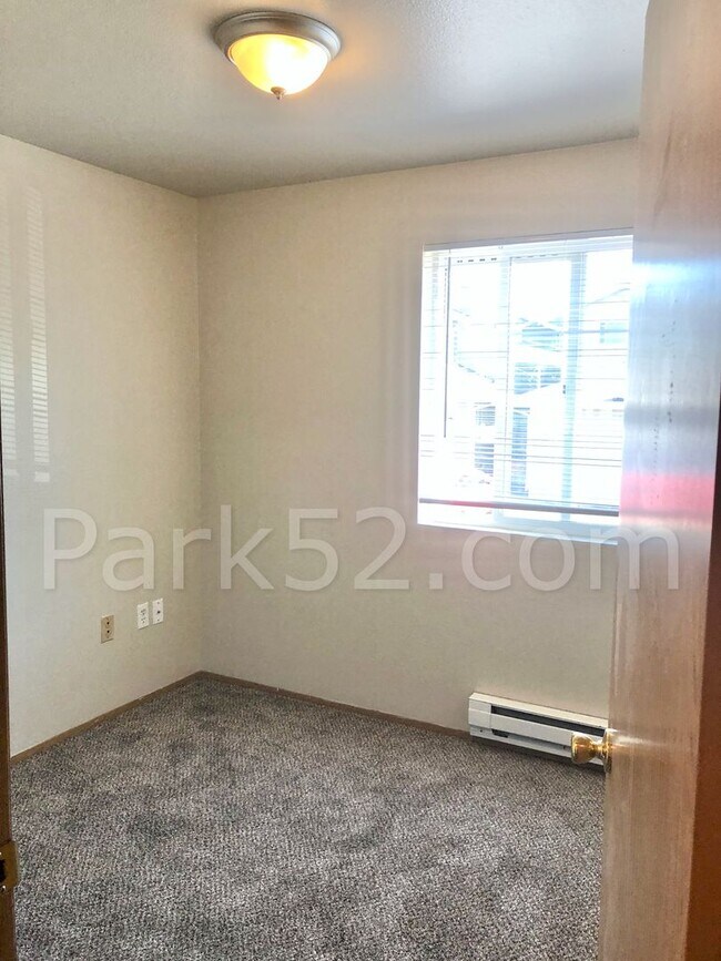 Building Photo - Tacoma Area 3 Bedroom Townhome