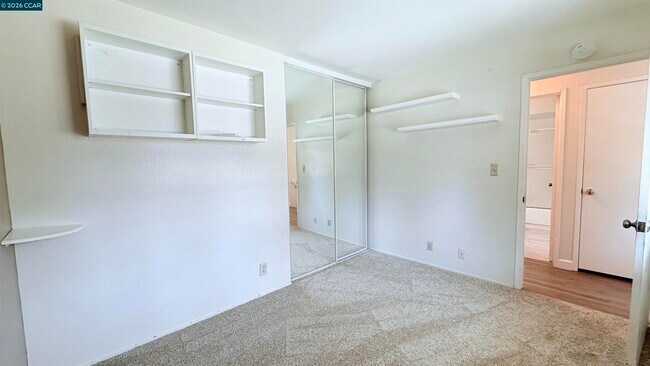 Building Photo - 1065 San Ramon Valley Blvd