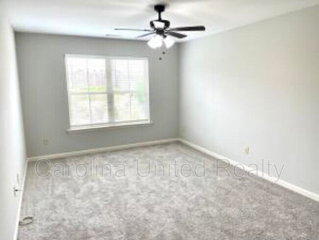 Building Photo - 220 Kickham Ln