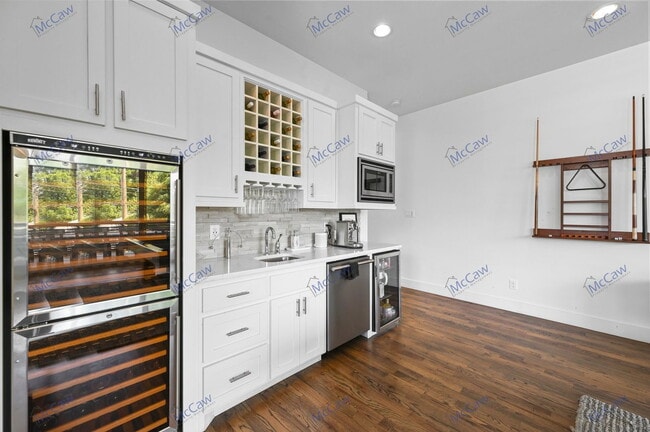 Building Photo - 1831 Euclid Ave