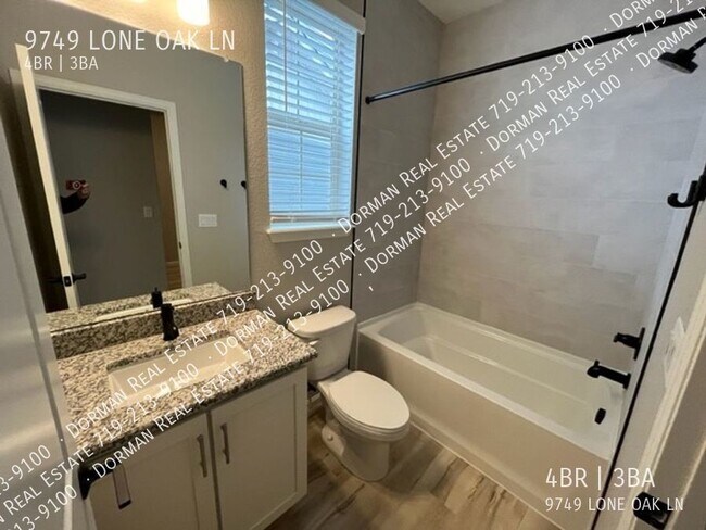 Building Photo - 9749 Lone Oak Ln