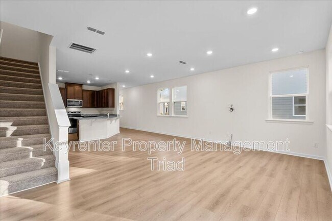 Building Photo - 174 Parker Ln