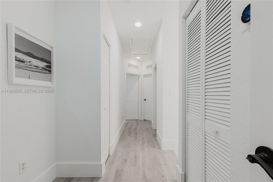 Building Photo - 12735 SW 49th Ct