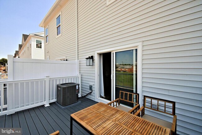 Building Photo - 200 Souders Wy