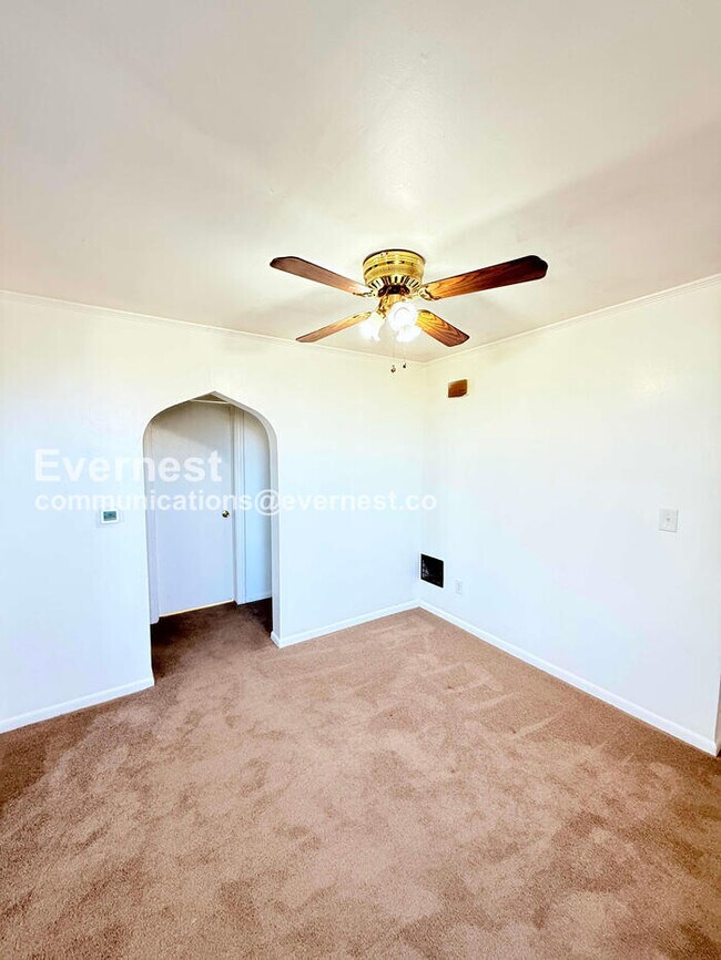 Building Photo - 1547 Airline Ave