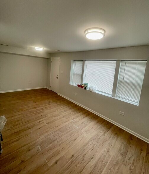 Living Room - 2314 S Seeley Ave