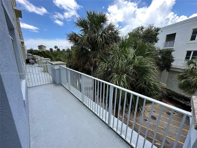 Building Photo - 1200 Town Center Dr