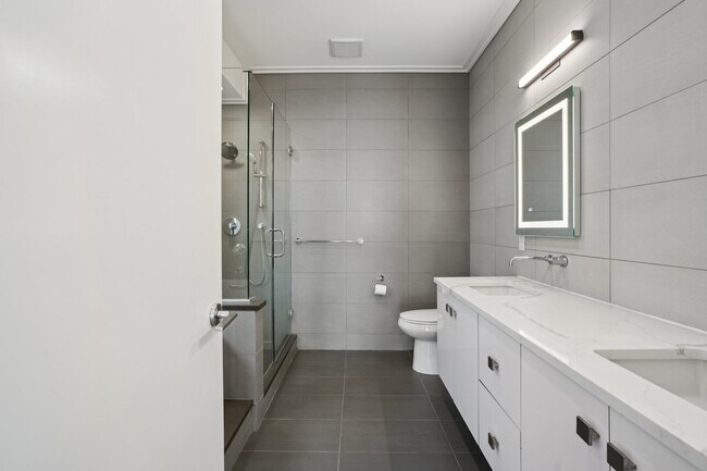 Building Photo - 714 Undercliff Ave