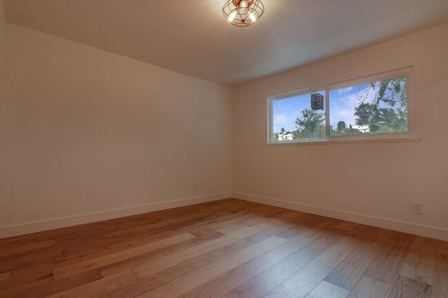 Building Photo - 2042 N Alvarado St