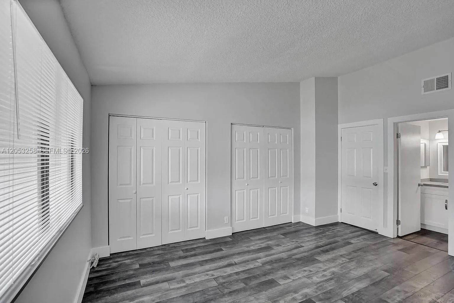 Building Photo - 5084 S University Dr