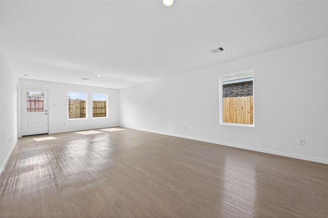 Building Photo - 6274 Alder Crk Dr