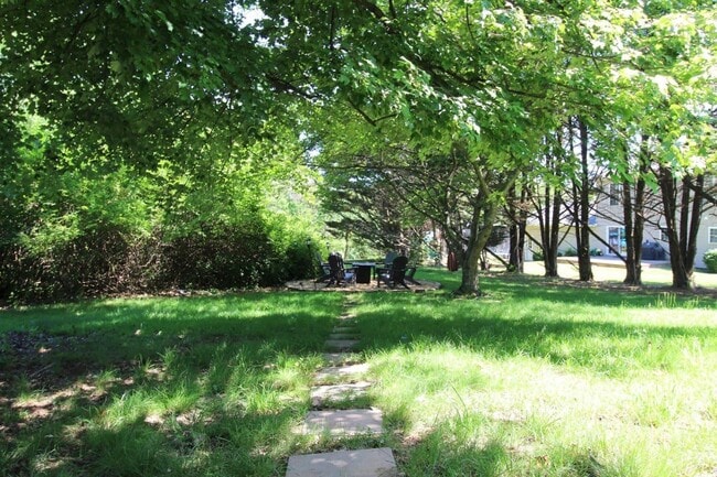 Building Photo - 221 Alleghany Dr