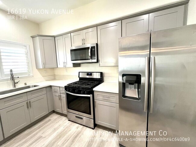 Building Photo - 16619 Yukon Ave