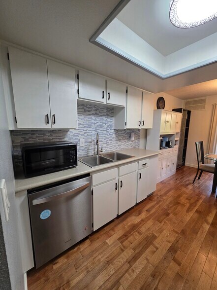 Kitchen - 12504 SE Stark St